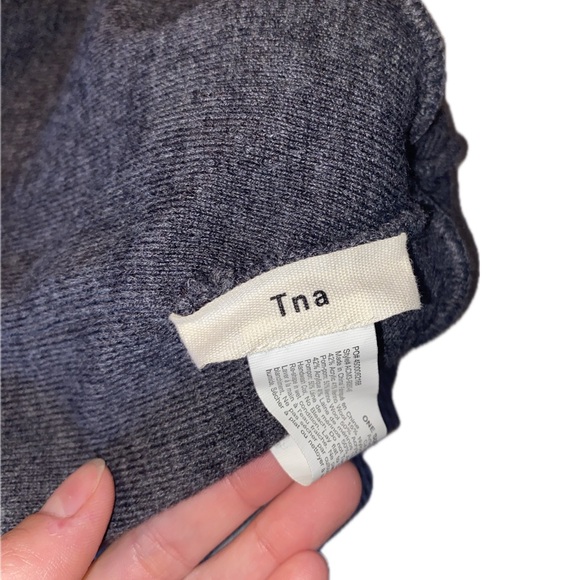 TNA Pompom Toque - Picture 3 of 3